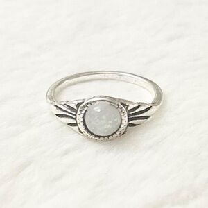 5/$15 🩷 MUST BUNDLE White Opal Silver Round Ring - Women Jewelry